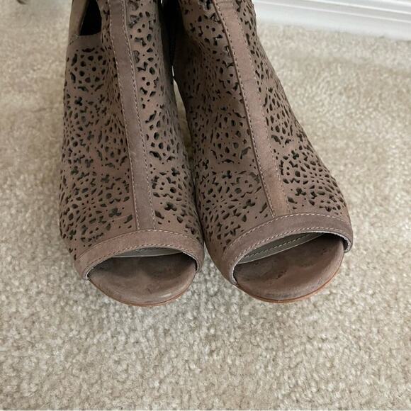 Vince Camuto Maizy Brown Lace Cut Out Booties - Picture 5 of 8